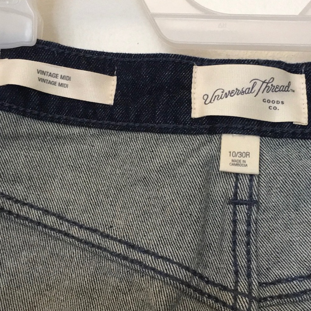 Universal Thread Shorts - Picture 3 of 6